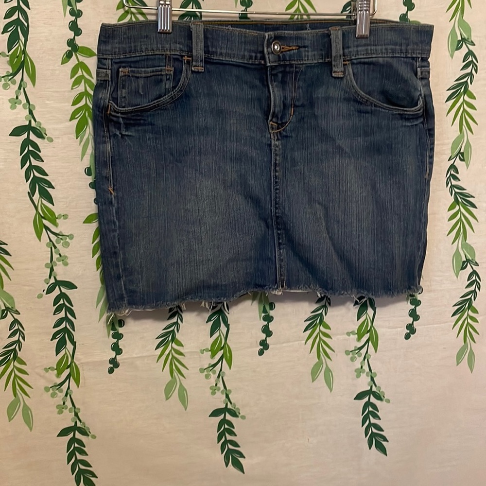 Size 6 Old Navy Dark Wash Mini Jean Skirt D1